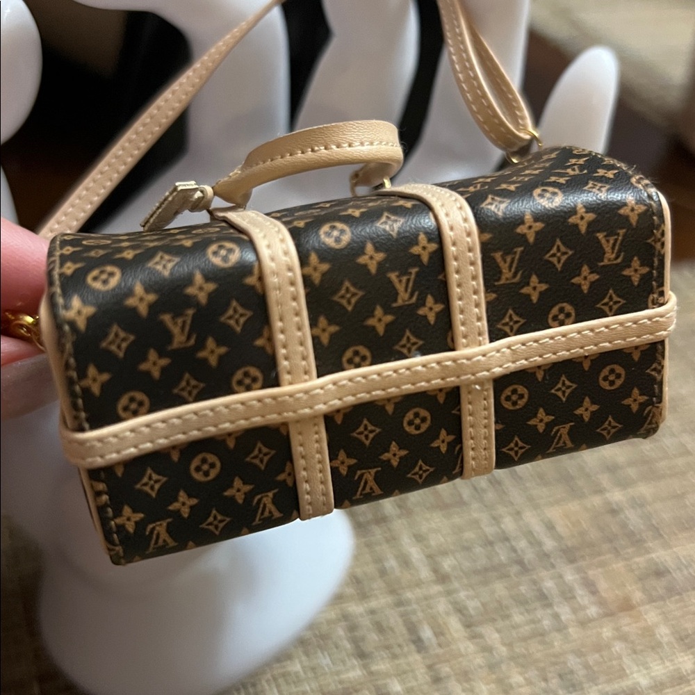 Chic Inspired Designer Mini Duffle Bag - Picture 5 of 5